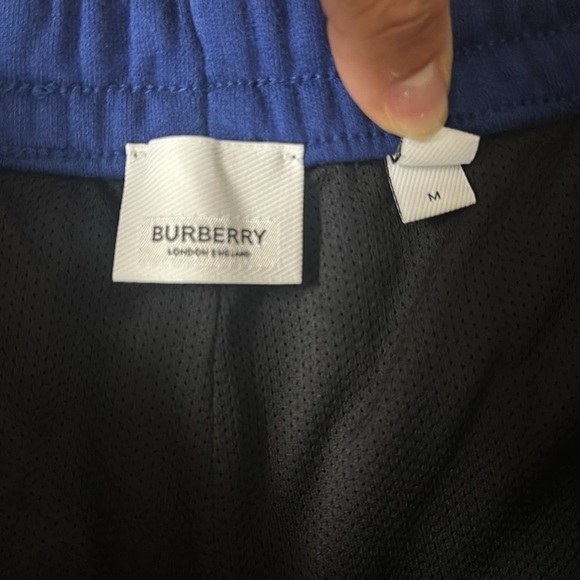 Authentic BURBERRY Fawnley Logo Print Track Shorts - Picture 6 of 9
